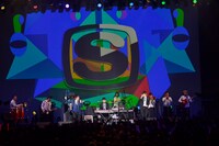 「SPACE SHOWER TV 開局25周年記念感謝祭 "NEW WORLDS, NEW PASSIONS." supported by uP!!!」The Shower Clubのライブの様子。