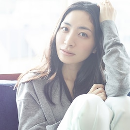 真綾トリビュートに新居昭乃、KIRINJI、SUGIZO、鈴木祥子