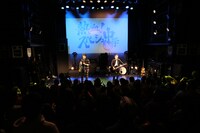 「渋谷WWWから生中継『熱血！スペシャ中学』復活公開授業」公開生放送の様子。