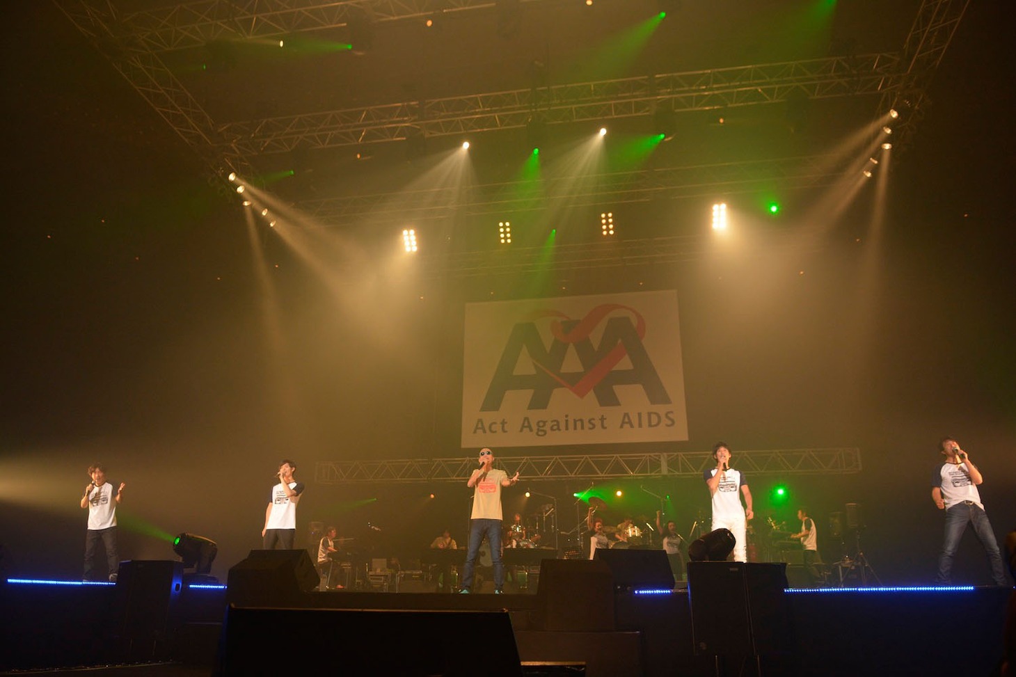 「Act Against AIDS 2014『THE VARIETY 22』」の様子。