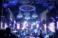 今週の人気画像8位は「セカオワ、秦、ゆず『FNS』リハでコラボ練習＆ジャニメドレー詳細」より、「2014FNS歌謡祭」のスタジオセット。