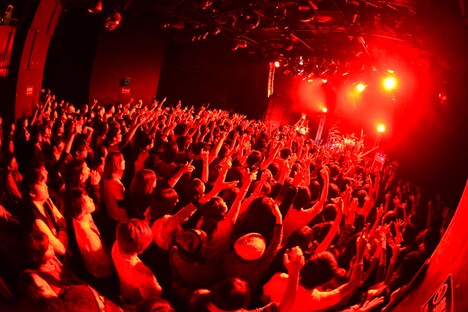 真空ホロウ「真空パックvol.8～W編とO（ワンマン）編～」の様子。