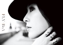 BoA「FLY」CD＋写真集盤ジャケット