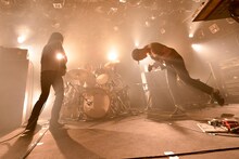 アナログフィッシュ「TOUR『最近のぼくら』」東京・渋谷CLUB QUATTRO公演の様子。