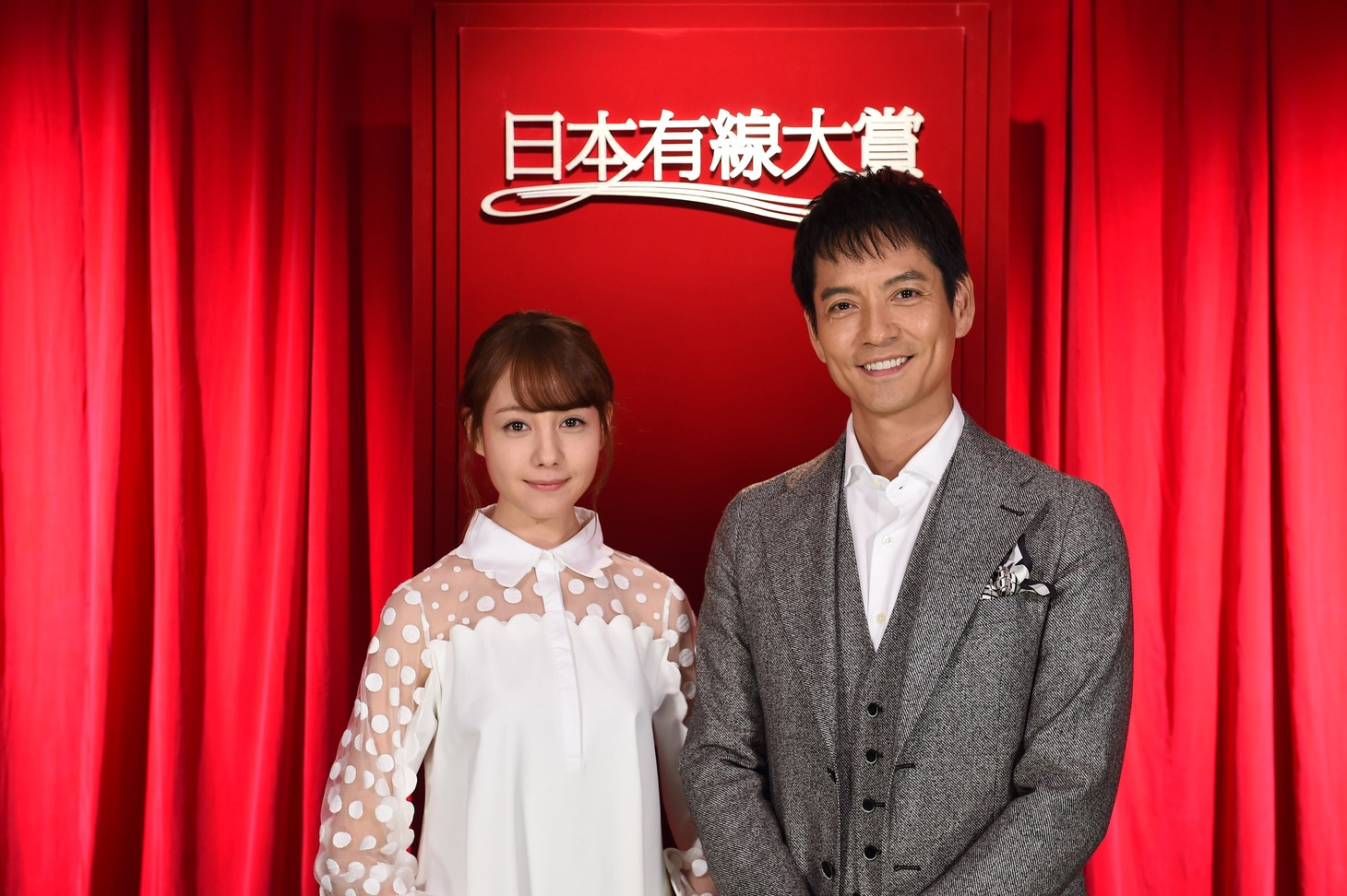 MCを務める沢村一樹とトリンドル玲奈。(c)TBS