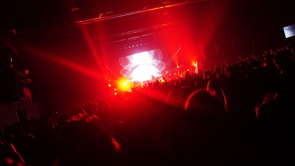the GazettE「STANDING LIVE TOUR 14 HERESY LIMITED 再定義」豊洲PIT公演の様子。