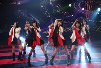 「どぅんつくぱ」でパフォーマンスをするモーニング娘。'14。(c)フジテレビ