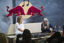 10月21日に東京・Red Bull Music Academy Tokyoで実施された灰野敬二のトークの模様。