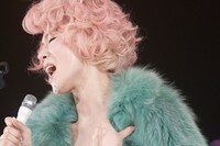 椎名林檎「林檎博'14 -年女の逆襲-」11月29日埼玉・さいたまスーパーアリーナ公演の様子。 （撮影：太田好治、中島未来）