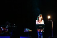 12月2日に東京・Mt.RAINIER HALL SHIBUYA PLEASURE PLEASUREで行われたアコースティックライブの様子。（撮影：青木早霞）