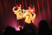 しふぉん。後ろはあの。（撮影：後藤壮太郎）