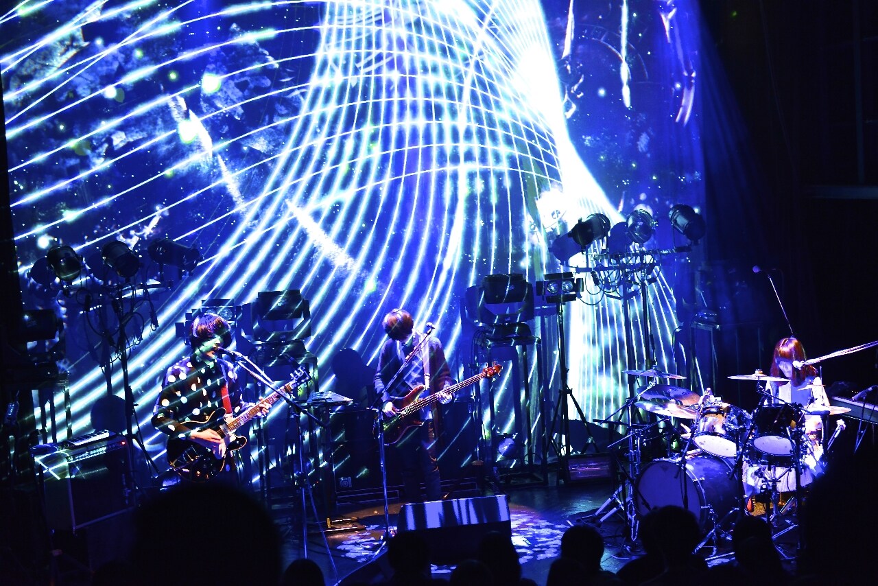 シナリオアート、WWWワンマンでメンバー感涙＆新作リリース告知