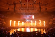 「15th Anniversary Mai Kuraki Live Project 2014 BEST “一期一会” ~Premium~」ライブの様子。