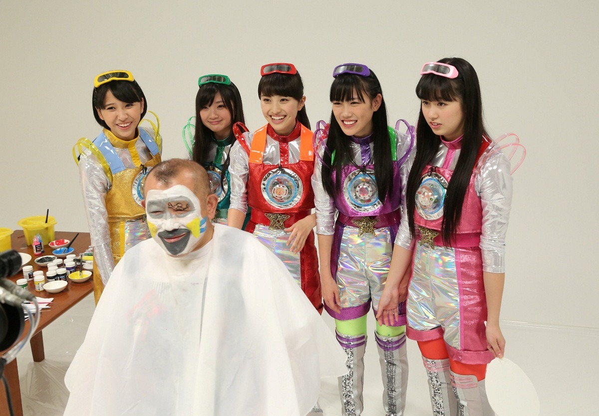 「桃色つるべ～お次の方どうぞ～」のミニコーナー「キャンバスつるべ」の様子。 (c)関西テレビ