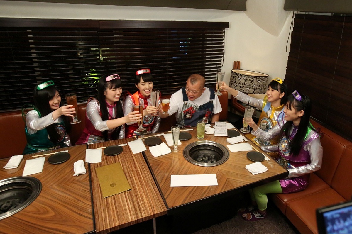 「桃色つるべ～お次の方どうぞ～」第1回で放送される決起集会の様子。 (c)関西テレビ