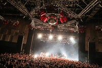 「aobozu LIVE 2014 ～蚕の鼓笛、繭は踊る～」東京・新木場STUDIO COAST公演の様子。