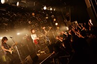 READ ALOUD「READ ALOUD Live in SHIBUYA CLUB QUATTRO 2014」の様子。