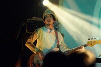 安西卓丸（B, Vo）（撮影：中島未来）