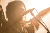 稲村太佑（G, Vo）（Photo by AZUMA Tatsuya）