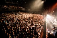 アルカラ「ガイコツアー2014」東京・Zepp Tokyo公演の様子。（Photo by AZUMA Tatsuya）
