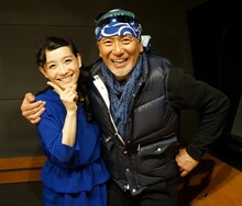 「Vixen presents 東京まちかど☆天文台」で共演した篠原ともえ（左）と玉置浩二（右）。