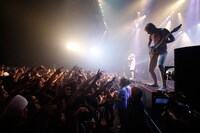 「"PHASE 2" Release Tour Final Series」東京公演のFear, and Loathing in Las Vegasのライブの様子。