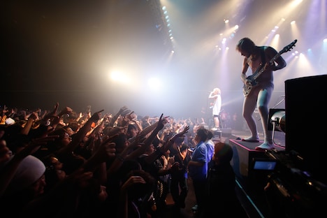 「"PHASE 2" Release Tour Final Series」東京公演のFear, and Loathing in Las Vegasのライブの様子。