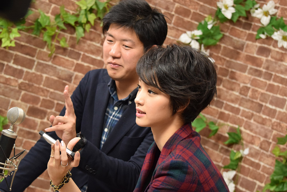 SHOWROOM「剛力彩芽から間違い電話!?」企画の様子。