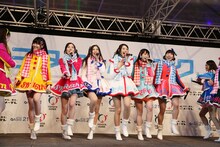 SKE48による「12月のカンガルー」披露の様子。 (c)AKS