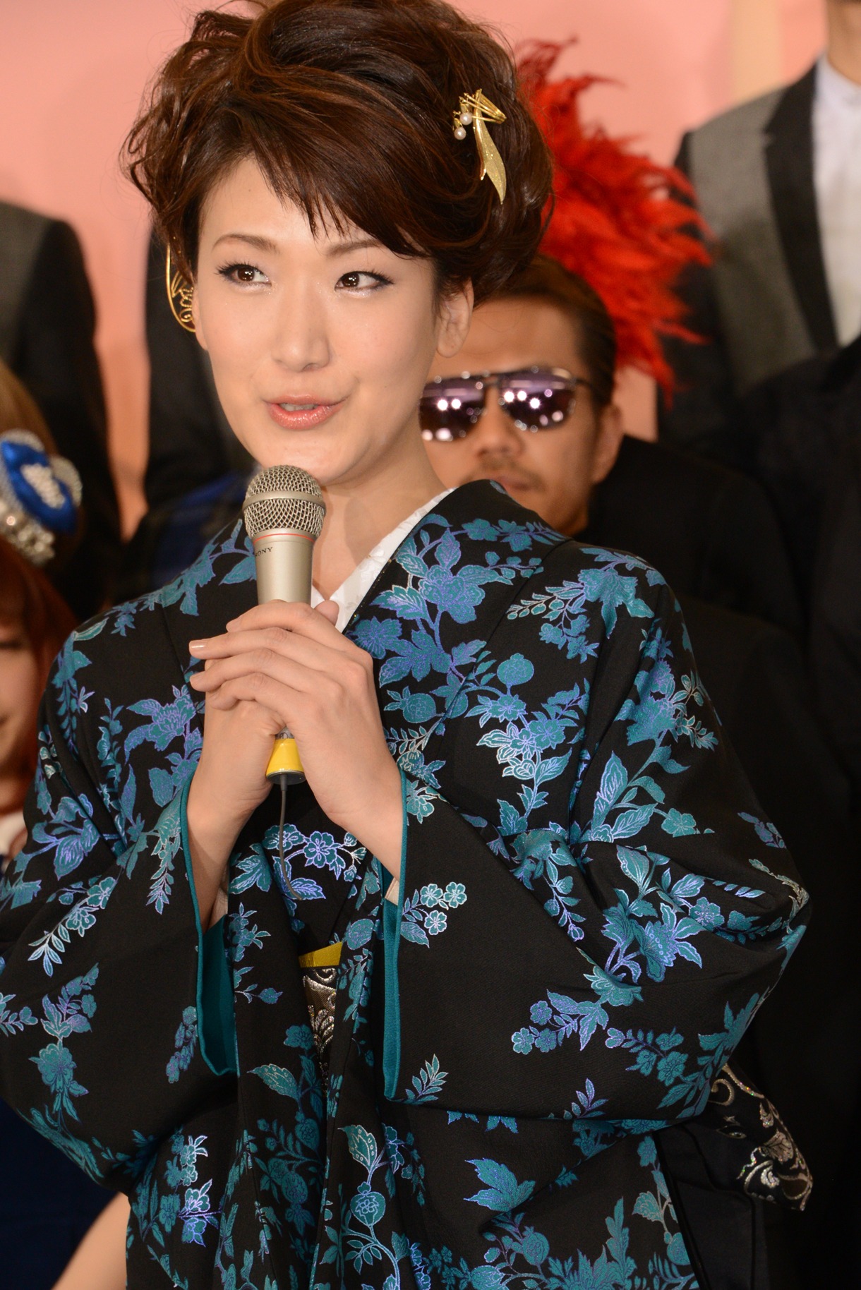 市川由紀乃