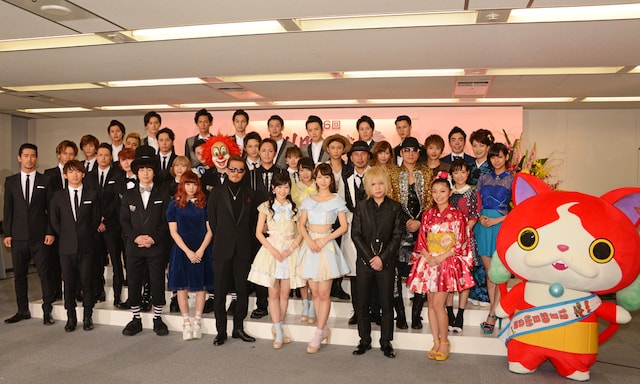 今週の人気画像2位は「レコ大会見でセカオワ、きゃりー、AAA、三代目、AKBら1年振り返る」より、「第56回 輝く！日本レコード大賞」記者会見の様子。