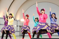 チームしゃちほこ「クリスマスバブルパーティイベント」の様子。