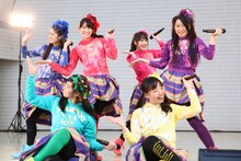 チームしゃちほこ「クリスマスバブルパーティイベント」の様子。