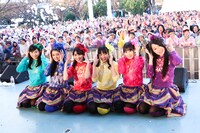 チームしゃちほこ「クリスマスバブルパーティイベント」の様子。