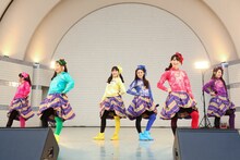 チームしゃちほこ「クリスマスバブルパーティイベント」の様子。