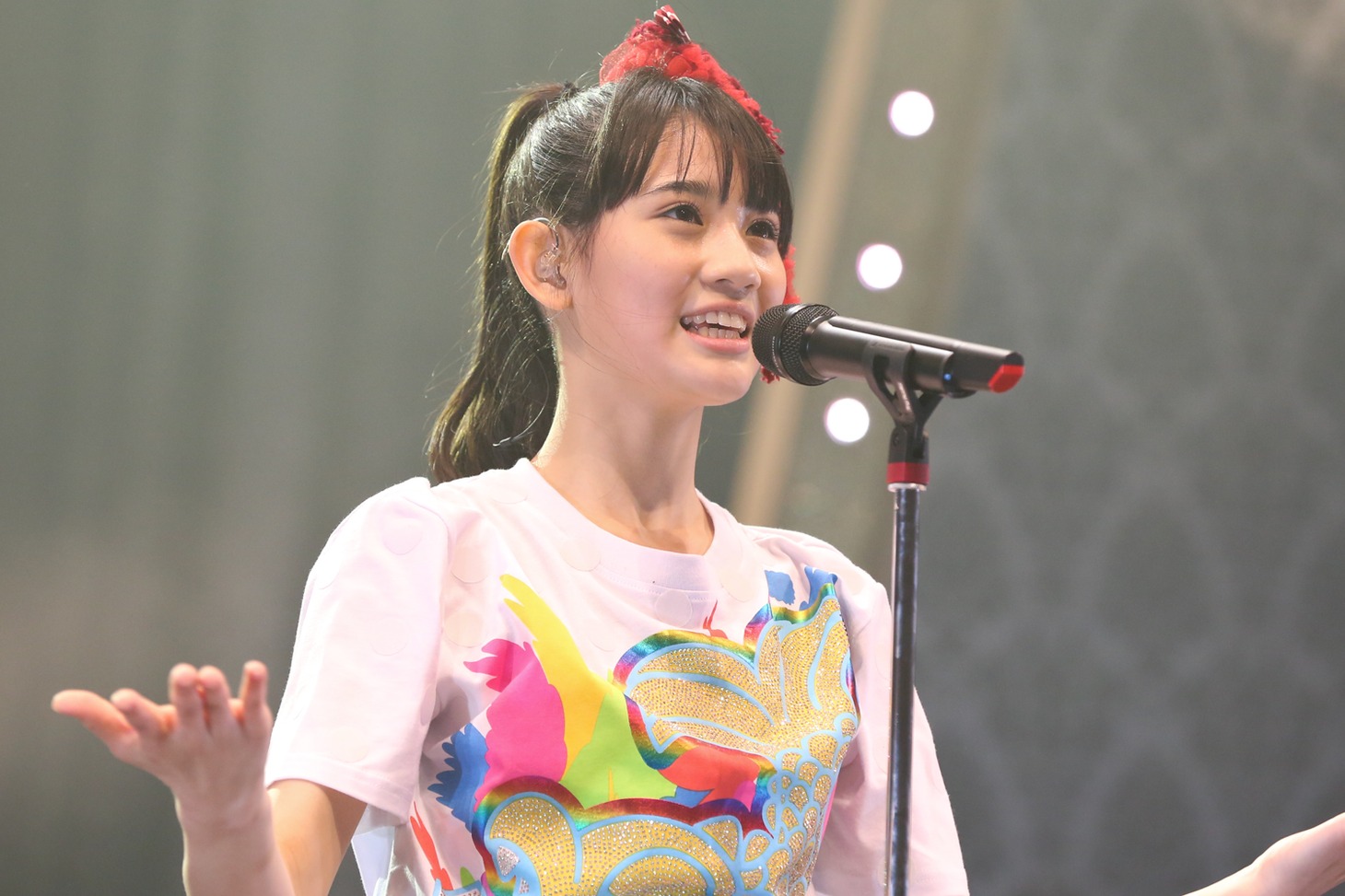 秋本帆華