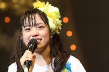 泣きながら「泣いてないです！」と言う伊藤千由李。