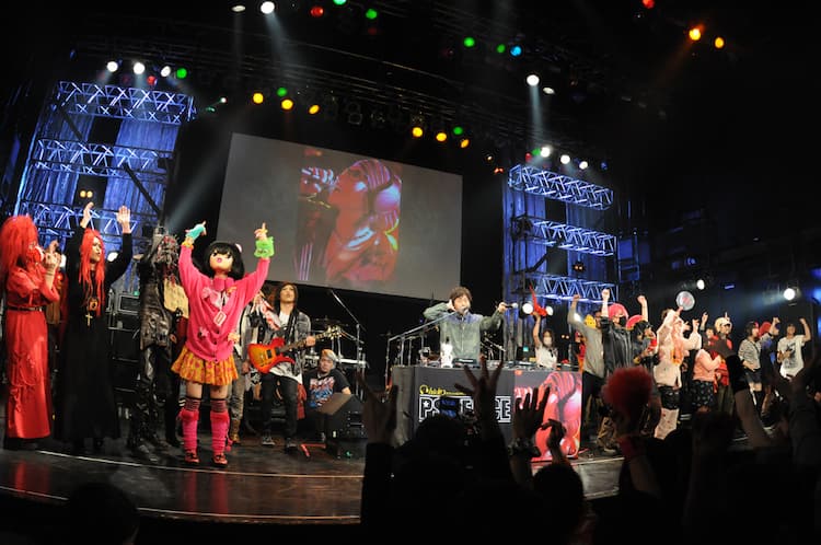 hide生誕50周年ライブ、盟友＆後輩の豪華セッション続々 - 音楽ナタリー 