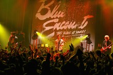 BLUE ENCOUNT「TOUR2014 ROOKIE'S HIGH」東京・TSUTAYA O-EAST公演の様子。（撮影：石井亜希）