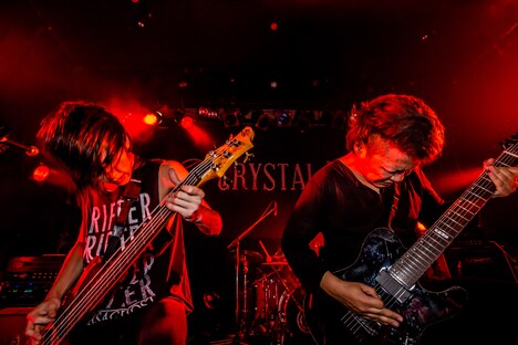 右からShinya Hori（G）、サポートベーシストを務めたSailing Before The Windのbitoku。（Photo by Takashi "TAKA” Konuma）