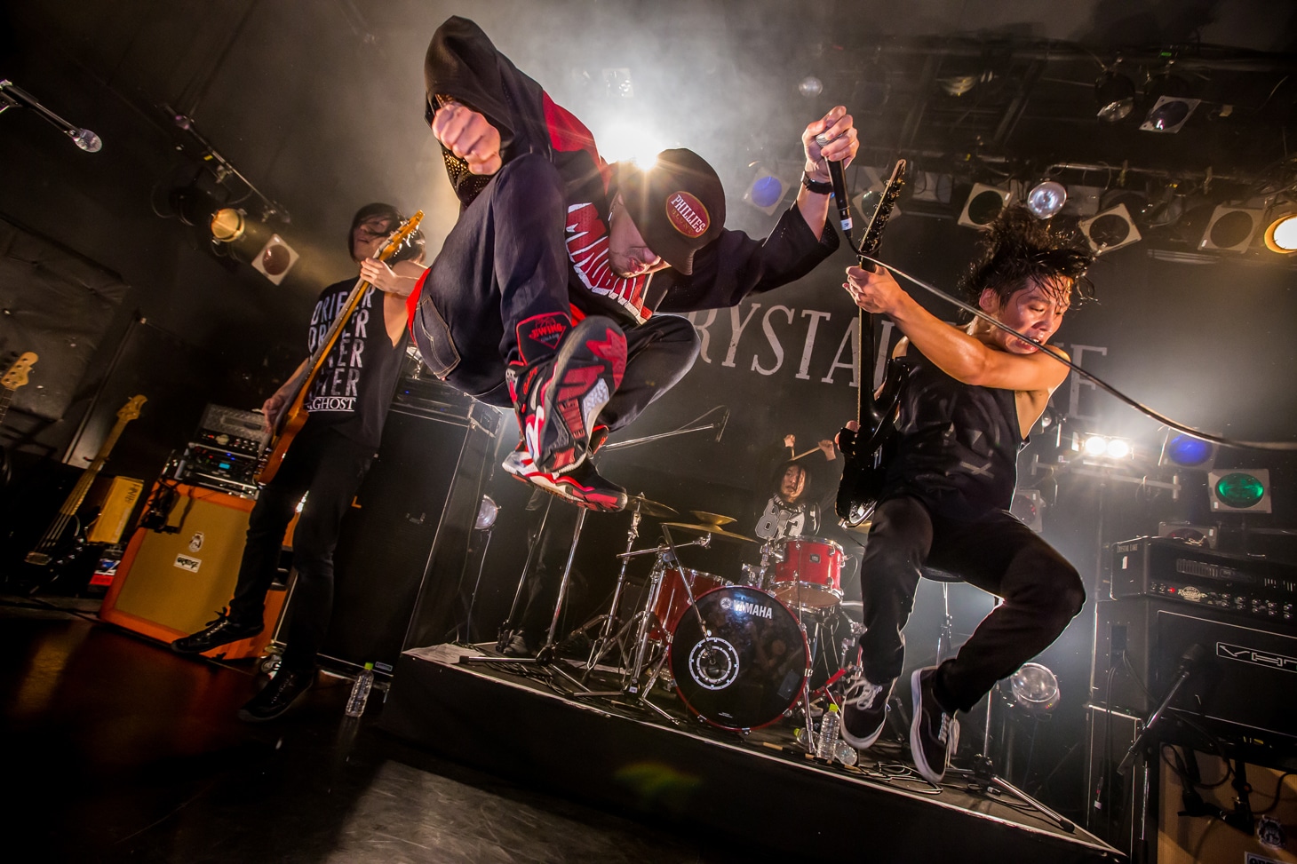 Crystal Lake「CUBES TOUR 2014 -FINAL-」の様子。（Photo by Takashi "TAKA” Konuma）