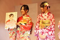 左から星野みなみ、西野七瀬。