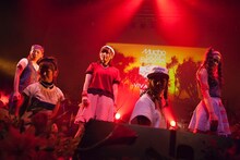 12月14日に東京・TSUTAYA O-EASTで行われたEspeciaワンマンライブの様子。