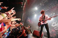 BLUE ENCOUNT「TOUR2014 ROOKIE'S HIGH」東京・TSUTAYA O-EAST公演の様子。（撮影：石井亜希）