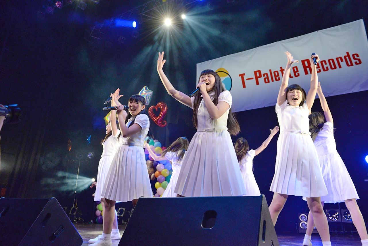 アイドルネッサンス（写真は昨年12月13日に行われたライブイベント「T-Palette感謝祭 2014」の様子）