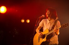 新山詩織「しおりごと ～acoustic version～」東京・UNIT公演の様子。
