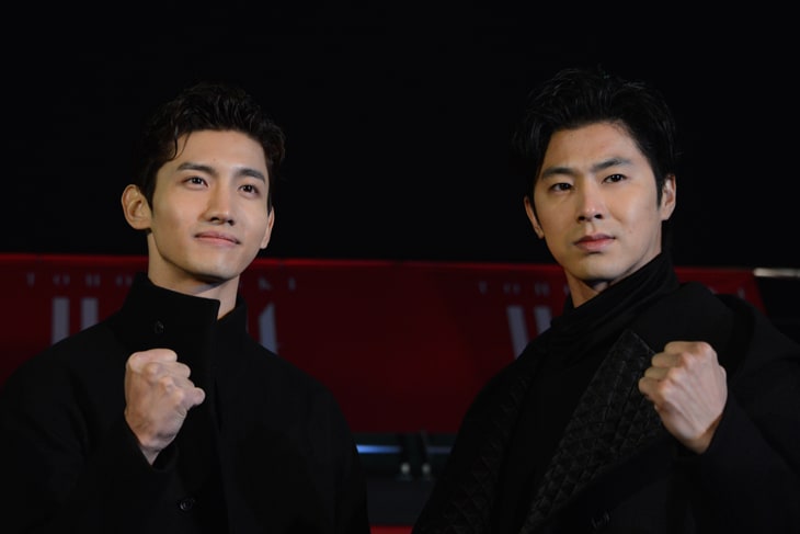 東方神起、限定“赤い水上バス”でお台場を遊覧