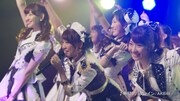 「755」CMのAKB48バージョンのワンシーン。