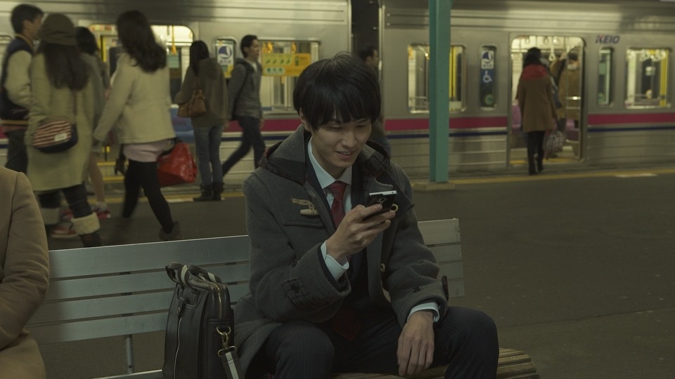 「755」CMのAKB48バージョンのワンシーン。