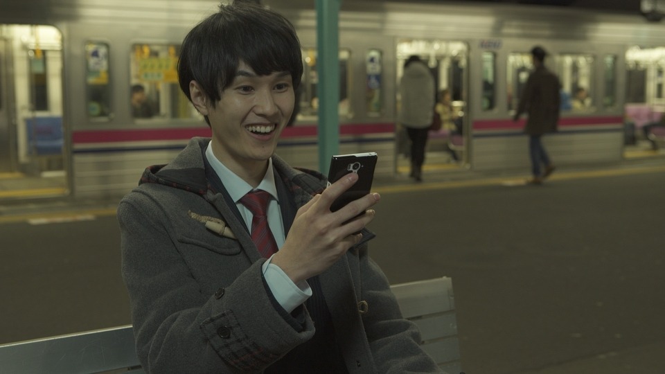 「755」CMのAKB48バージョンのワンシーン。